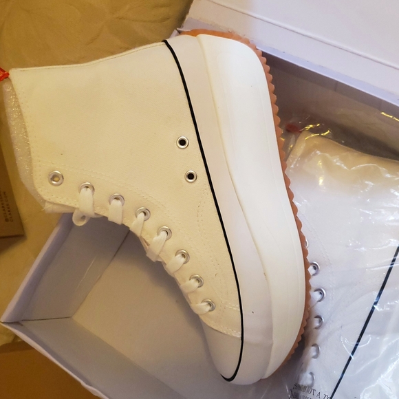 Madden Girl Winnona Platform Sneakers Size 8 White New - Picture 2 of 4